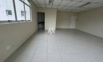 Imagem 3: Sala Comercial para Locação com 1 Vaga e Segurança na Vila Mathias em Santos/SP