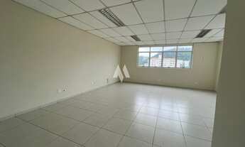 Imagem 2: Sala Comercial para Locação com 1 Vaga e Segurança na Vila Mathias em Santos/SP