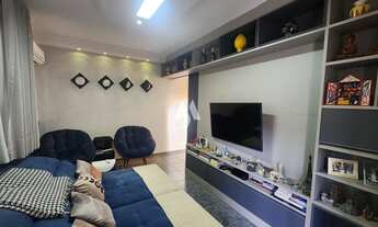 Imagem 3: Oásis Urbano no Embaré: Sobrado Exclusivo com Piscina e Conforto Absoluto, 3 dormitórios