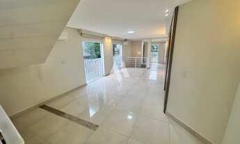 Imagem 3: Casa Tríplex à Venda – Alto Padrão no Bairro Aparecida, Grande oportunidade....