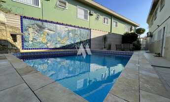 Imagem: Casa sobreposta baixa vendida com porteira