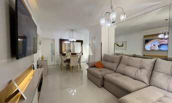 Imagem 2: Casa sobreposta baixa vendida com porteira fechada, com piscina e churrasqueira