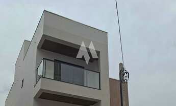 Imagem: Casa Duplex /3quartos/sendo 3 suites/ piscina/Tomada