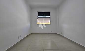 Imagem 5: Apartamento à locação com 3 dormitórios reformado e garagem demarcada no Boqueirão em Sant