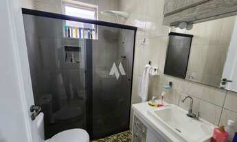 Imagem 4: Venda de Casa/Sobrado no Embaré, Santos - Oportunidade Única em Localização Privilegiada