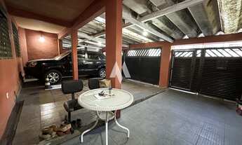 Imagem: Casa com 4 quartos e 6 banheiros à Venda