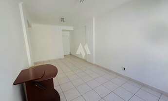 Imagem 2: Apartamento à venda com 2 dormitórios e vista parcial para o mar no bairro Aparecida em Sa