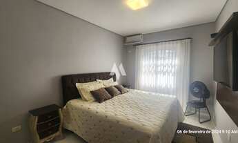 Imagem 6: Viva com Conforto e Estilo em um Sobrado de Três Andares!