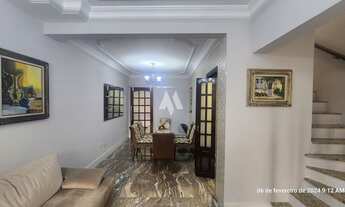 Imagem 4: Viva com Conforto e Estilo em um Sobrado de Três Andares!