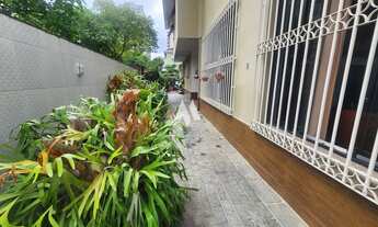 Imagem 2: Sobrado Espetacular no Coração do Embaré – Conforto, Elegância e Localização Privilegiada