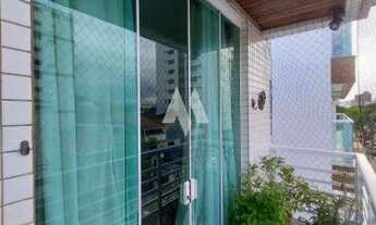 Imagem 3: Casa triplex com piscina á venda em Santos