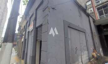 Imagem 3: Oportunidade Única para seu Negócio! Casa Sobreloja Recém-Reformada em Localização Privil