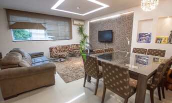 Imagem: Casa sobreposta alta duplex com 4 quartos