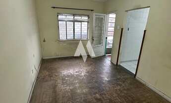 Imagem 2: Sobrado à venda com 2 dormitórios e quintal no bairro do Macuco em Santos/SP