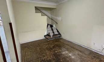 Imagem 4: Sobrado à venda com 2 dormitórios e quintal no bairro do Macuco em Santos/SP