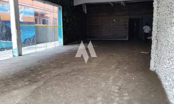 Imagem 3: Loja comercial, excelente localização, amplo espaço com área total de 550,00m² para locaçã