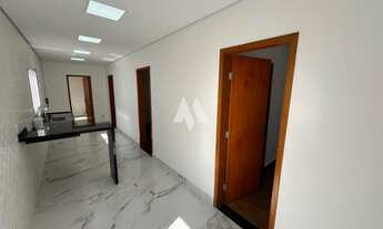 Imagem 7: Casa à venda com 2 dormitórios e excelente localização totalmente reformada no bairro Apar