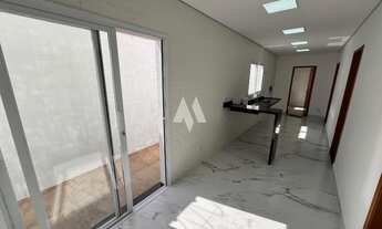 Imagem 6: Casa à venda com 2 dormitórios e excelente localização totalmente reformada no bairro Apar