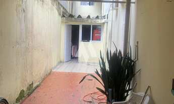 Imagem 4: Casa Sobreposta Alta com Edícula em Santos,145m², 3 Vagas de Garagem e no bairro do Boquei