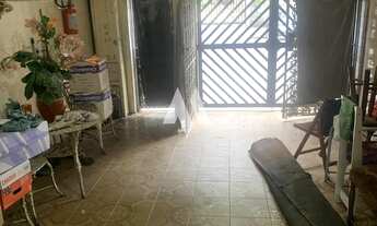 Imagem 2: Casa Sobreposta Alta com Edícula em Santos,145m², 3 Vagas de Garagem e no bairro do Boquei