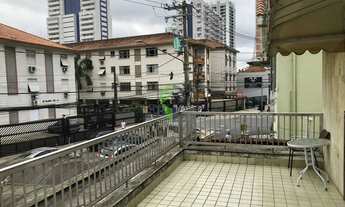 Imagem: Linda Sobreposta Alta com terraço em um