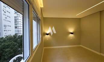 Imagem 2: Apartamento reformado à venda com 3 suítes, na quadra da praia no bairro do Gonzaga em San