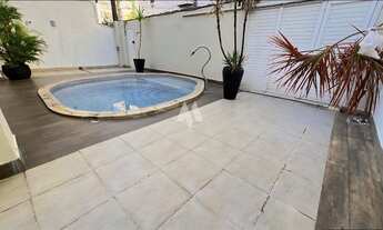 Imagem 2: Casa à venda com 3 dormitórios a menos de 200 metros da praia do Gonzaguinha em São Vicent