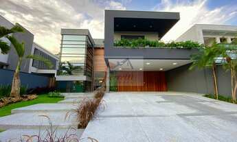 Imagem: Casa com 8 suítes finamente decorada, automatizada