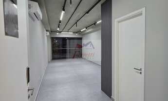 Imagem 2: Sala comercial com 42,14 m², pronta para trabalhar Em edifício no Valongo, Santos/SP