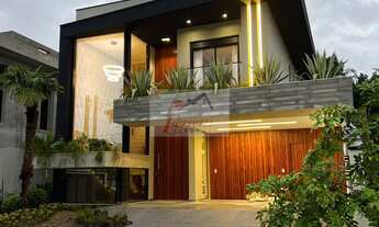 Imagem: Casa com 6 suítes finamente decorada, automatizada