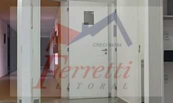 Imagem: Sala comercial com 111m² Em edifício em