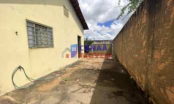 Imagem: Casa à venda, em avenida comercial - terreno