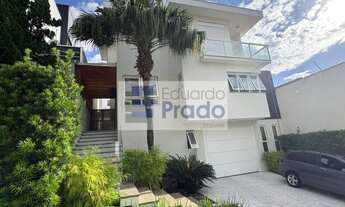 Imagem: Sobrado com 4 suítes e 8 vagas em Condomínio