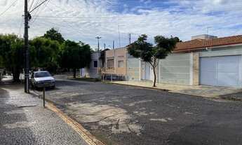 Imagem 2: Casa à venda no bairro Centro - Araguari/MG