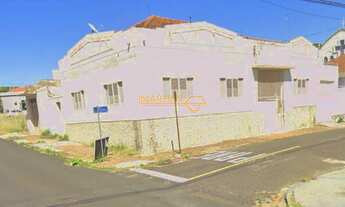 Imagem: Casa à venda no bairro Centro - Araguari/MG