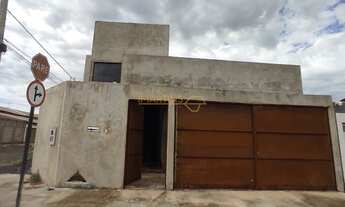 Imagem: Casa à venda no bairro Cidade Nova - Araguari/MG