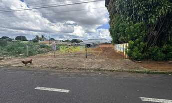 Imagem: Terreno à venda no bairro Miranda - Araguari/MG