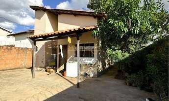 Imagem 2: Casa à venda no bairro Jardim Milani - Araguari/MG