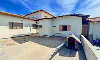 Imagem 2: Casa à venda no bairro Bosque - Araguari/MG