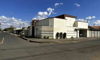 Imagem: Casa à venda no bairro Industrial - Araguari/MG