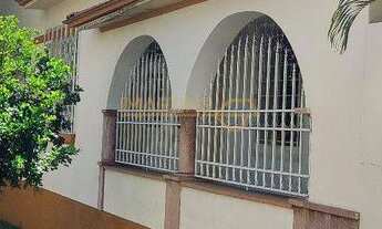 Imagem: Casa à venda no bairro Centro - Araguari/MG