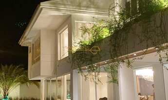 Imagem: Casa à venda no bairro Centro - Araguari/MG