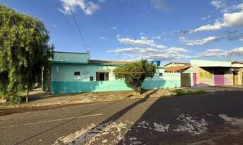 Imagem 2: Casa à venda no bairro Centro - Araguari/MG