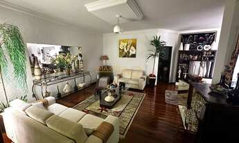 Imagem: Casa à venda no bairro Centro - Araguari/MG