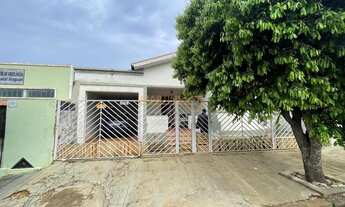 Imagem: Casa à venda no bairro Centro - Araguari/MG