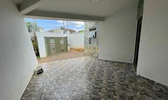 Imagem 5: Casa com piscina no bairro Jardim Regina - Araguari/MG