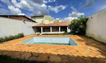 Imagem: Casa com piscina no bairro Jardim Regina