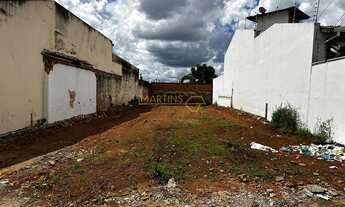 Imagem: Terreno à venda no bairro Centro - Araguari/MG