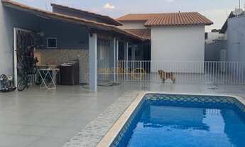 Imagem: Casa à venda no bairro Jóquei Clube