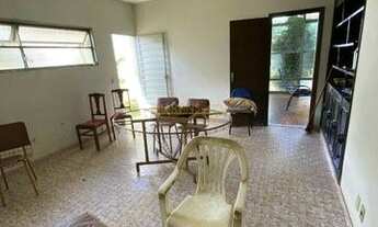 Imagem 4: Casa à venda no bairro Centro - Araguari/MG